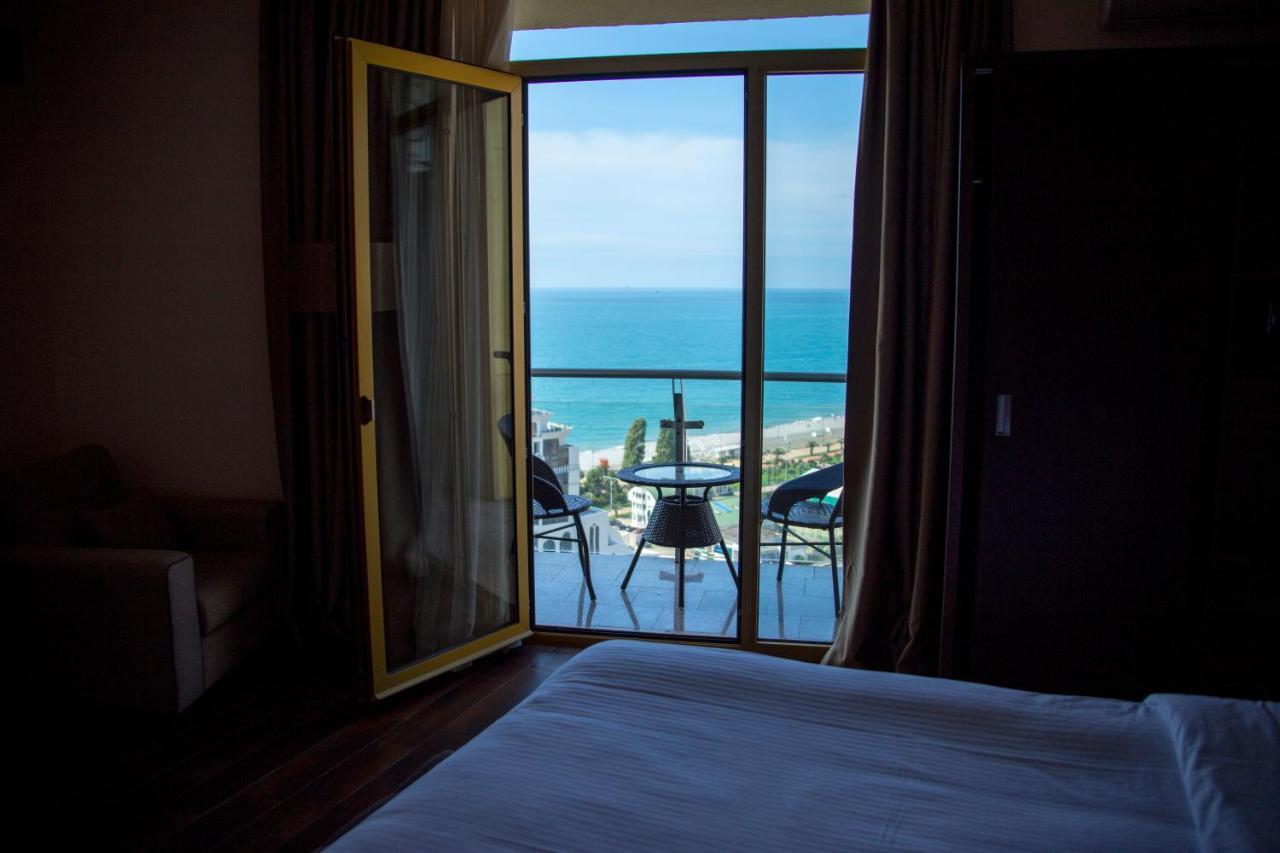 Hotel Corner Inn Batumi Exterior foto