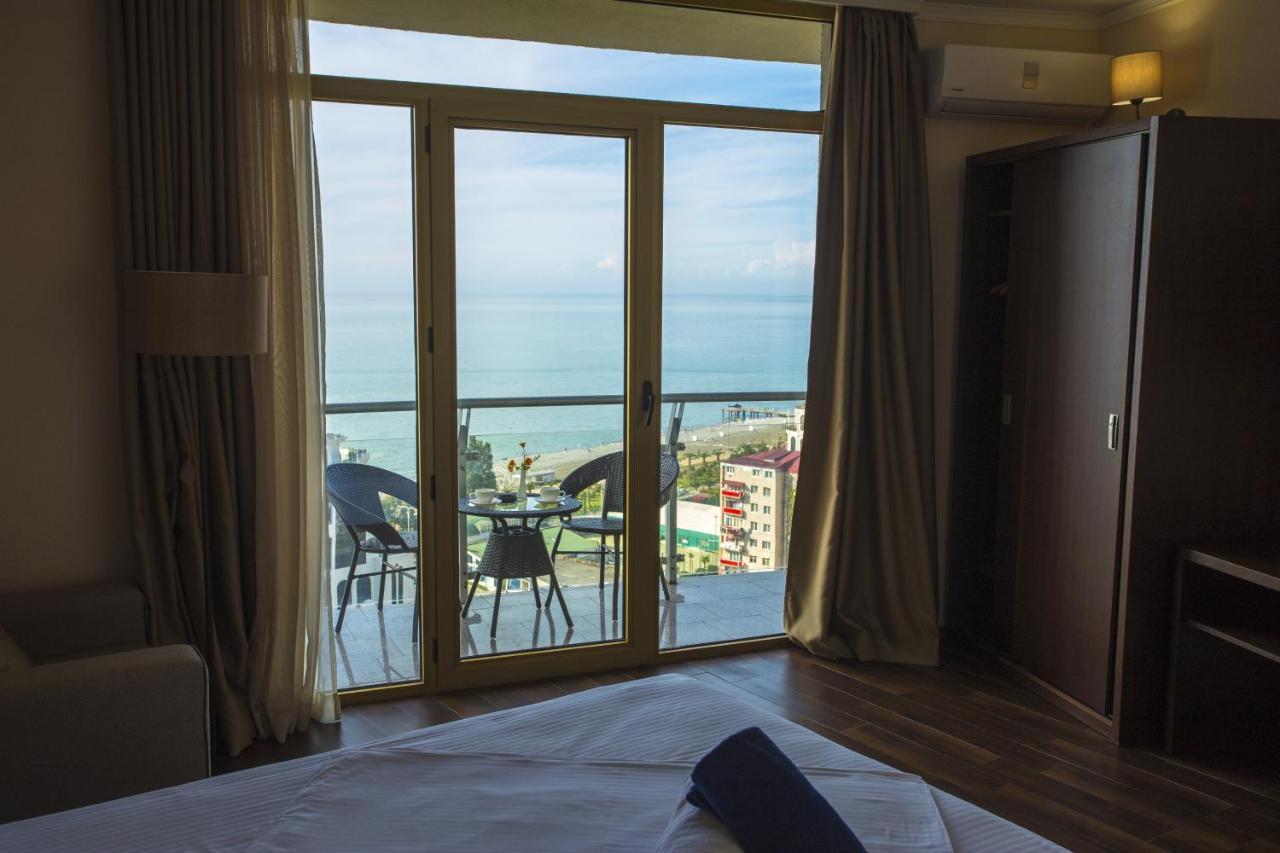 Hotel Corner Inn Batumi Exterior foto