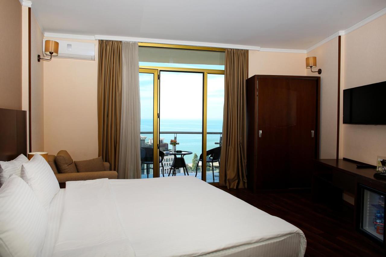 Hotel Corner Inn Batumi Exterior foto