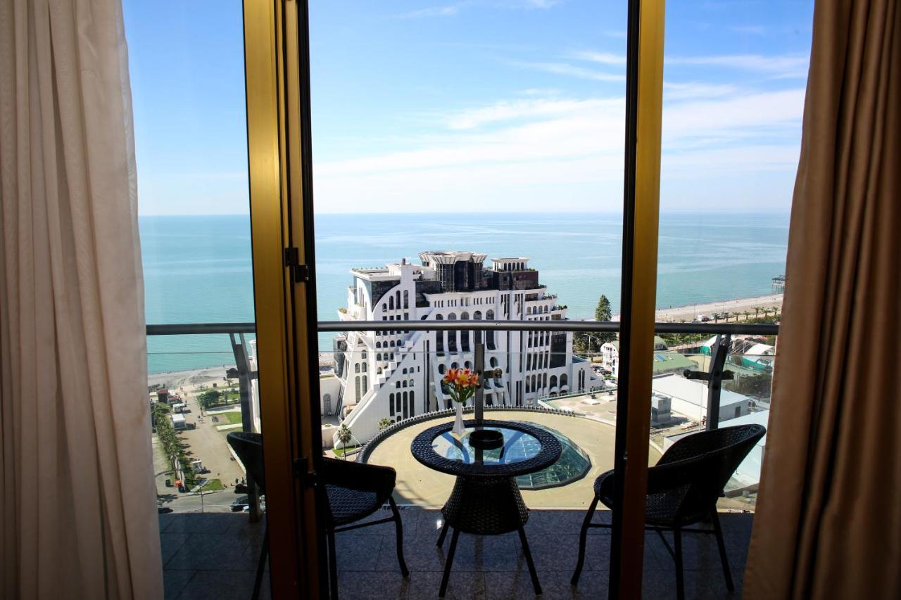 Hotel Corner Inn Batumi Exterior foto