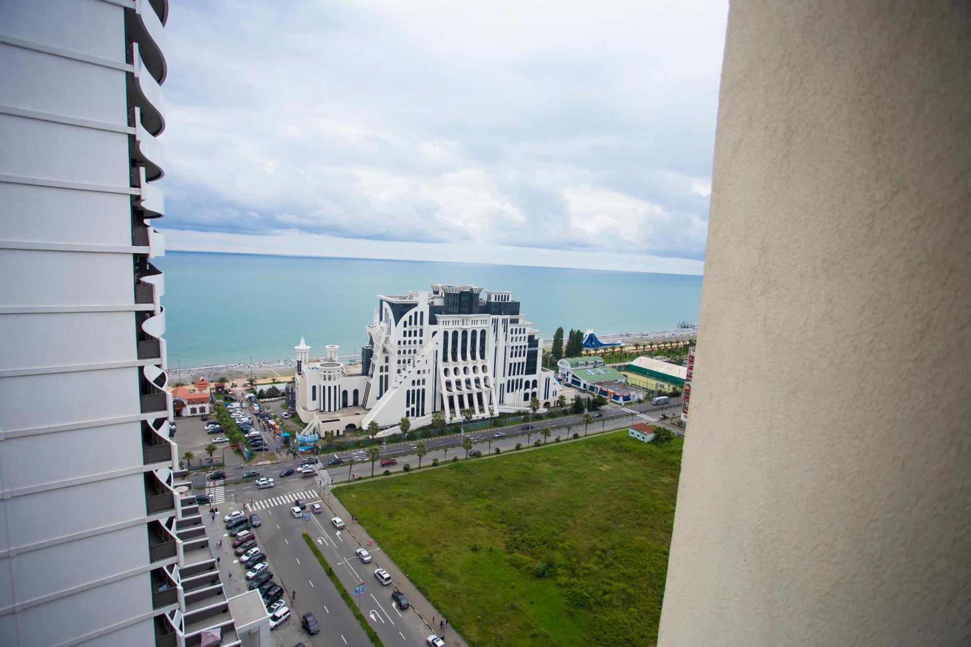 Hotel Corner Inn Batumi Quarto foto