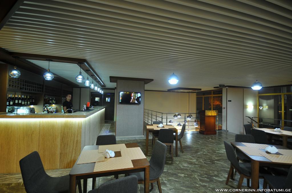 Hotel Corner Inn Batumi Exterior foto