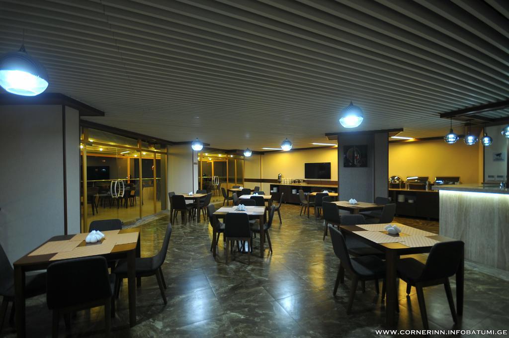 Hotel Corner Inn Batumi Exterior foto