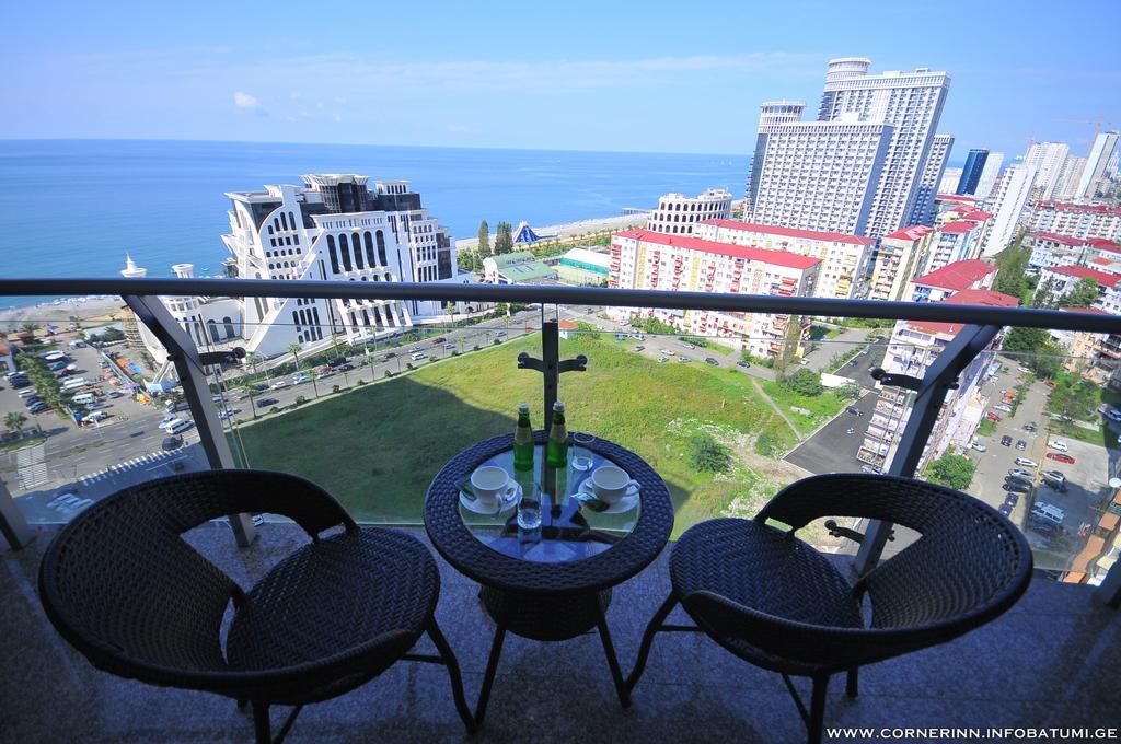 Hotel Corner Inn Batumi Exterior foto