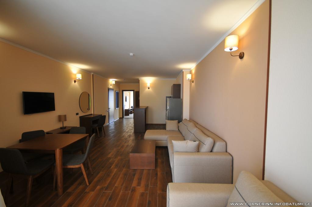Hotel Corner Inn Batumi Exterior foto