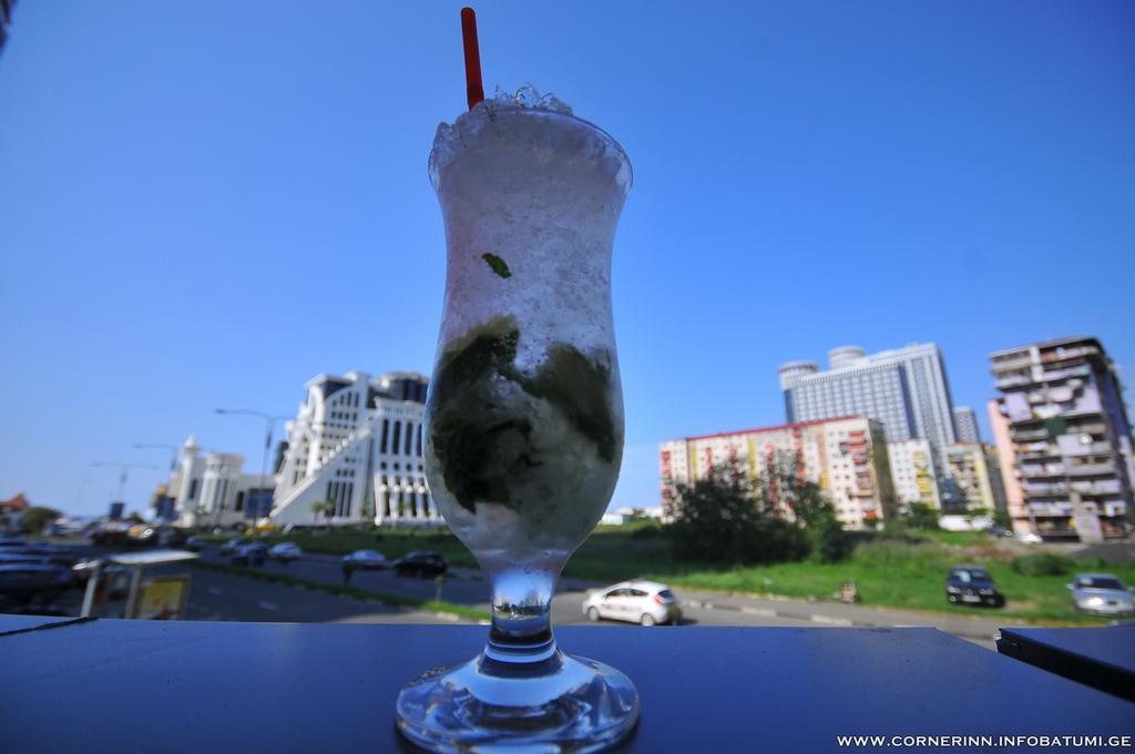 Hotel Corner Inn Batumi Exterior foto
