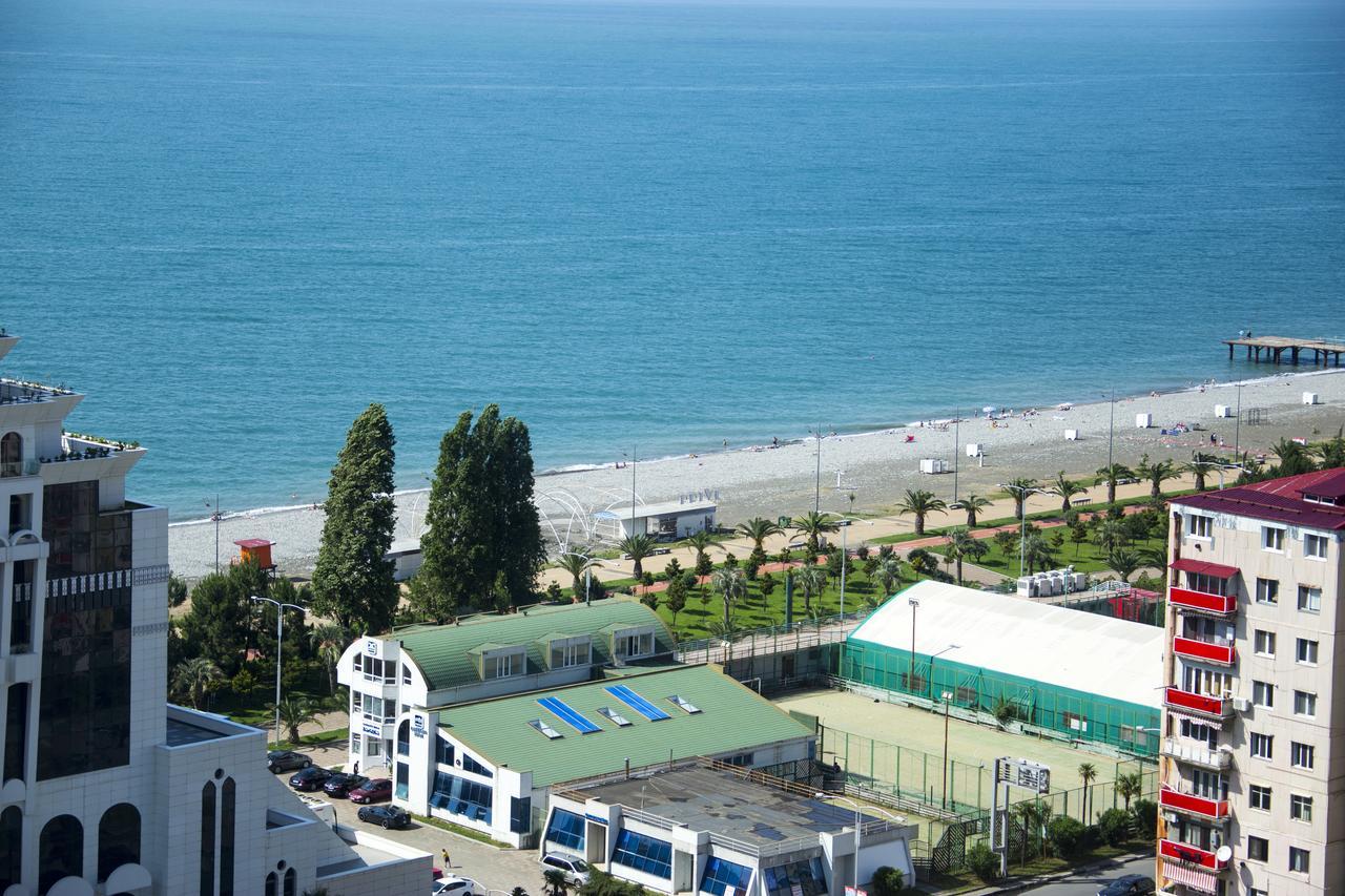 Hotel Corner Inn Batumi Exterior foto