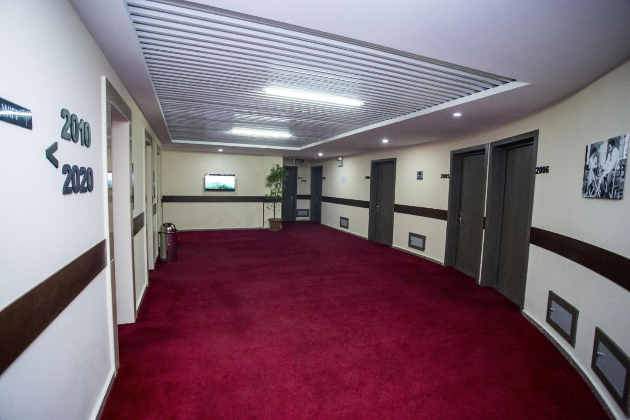 Hotel Corner Inn Batumi Exterior foto
